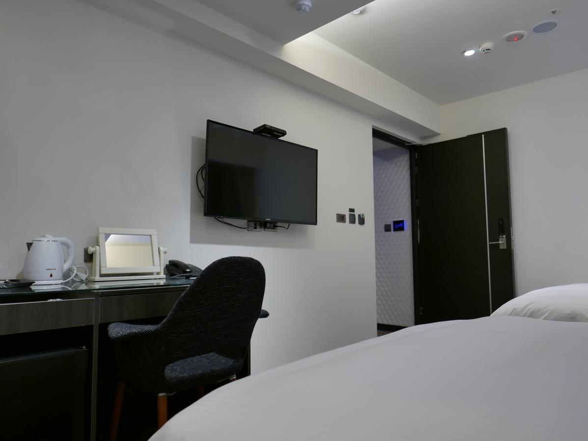 泊居旅店二館 Oursinn Hotel 2 Тайбэй Экстерьер фото