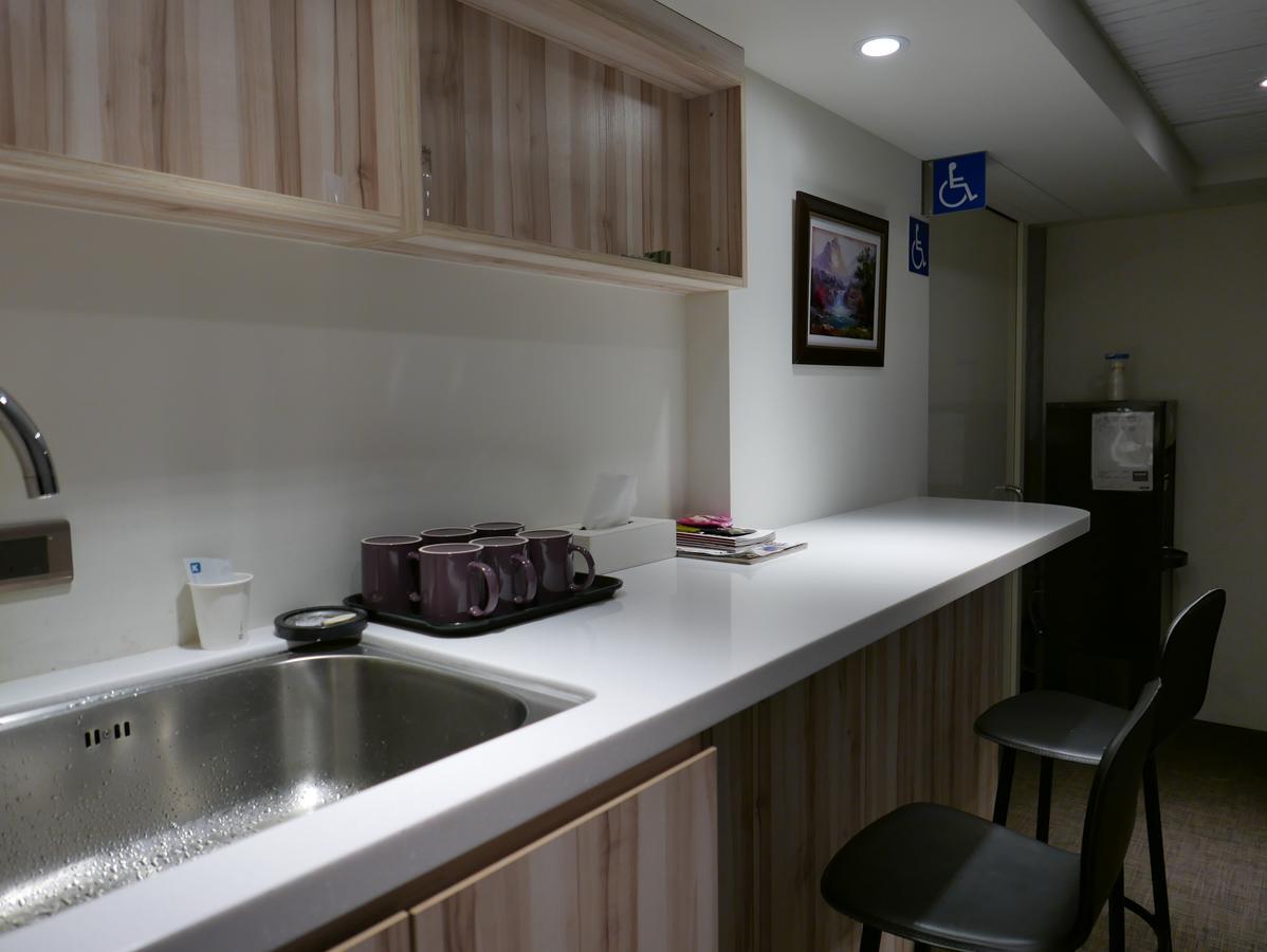 泊居旅店二館 Oursinn Hotel 2 Тайбэй Экстерьер фото